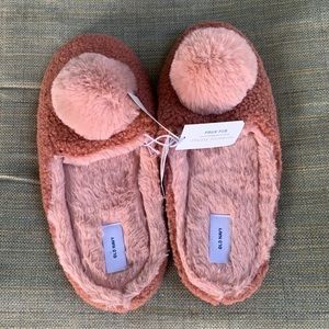Old navy cozy fur slippers